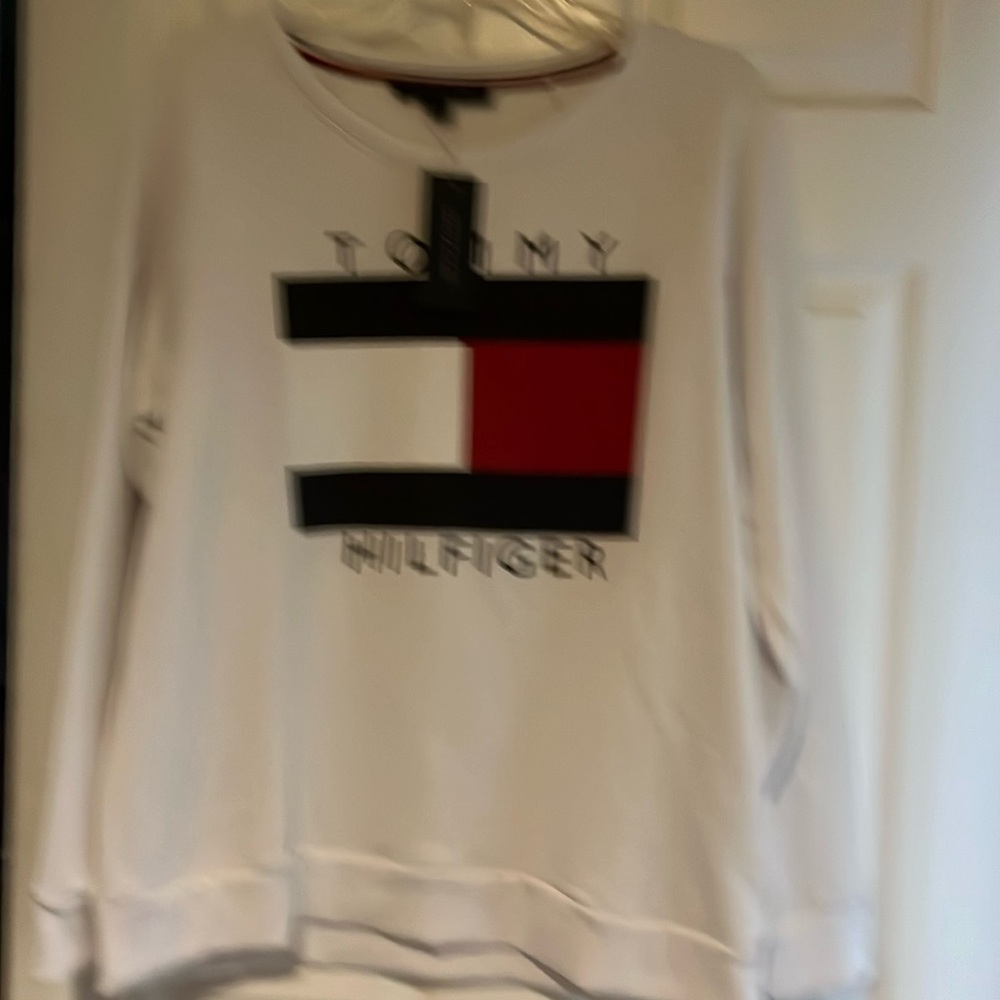 Tommy Hilfiger white new size large